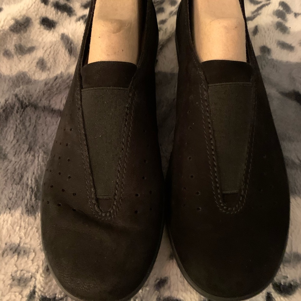 Clark’s women’s size 7.   Black